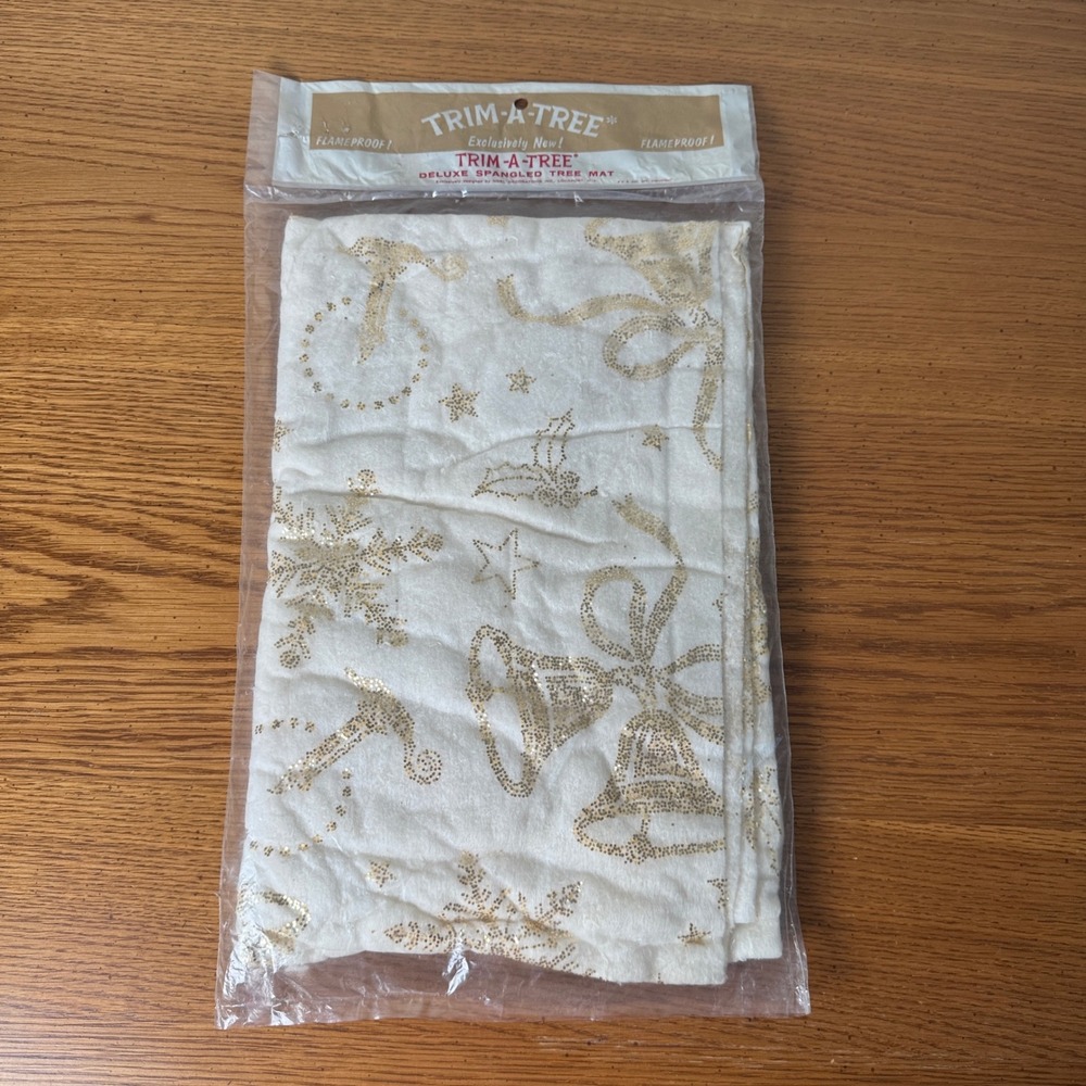 Trim A Tree Deluxe Spangled‎ Tree Mat Flameproof Christmas Decorations